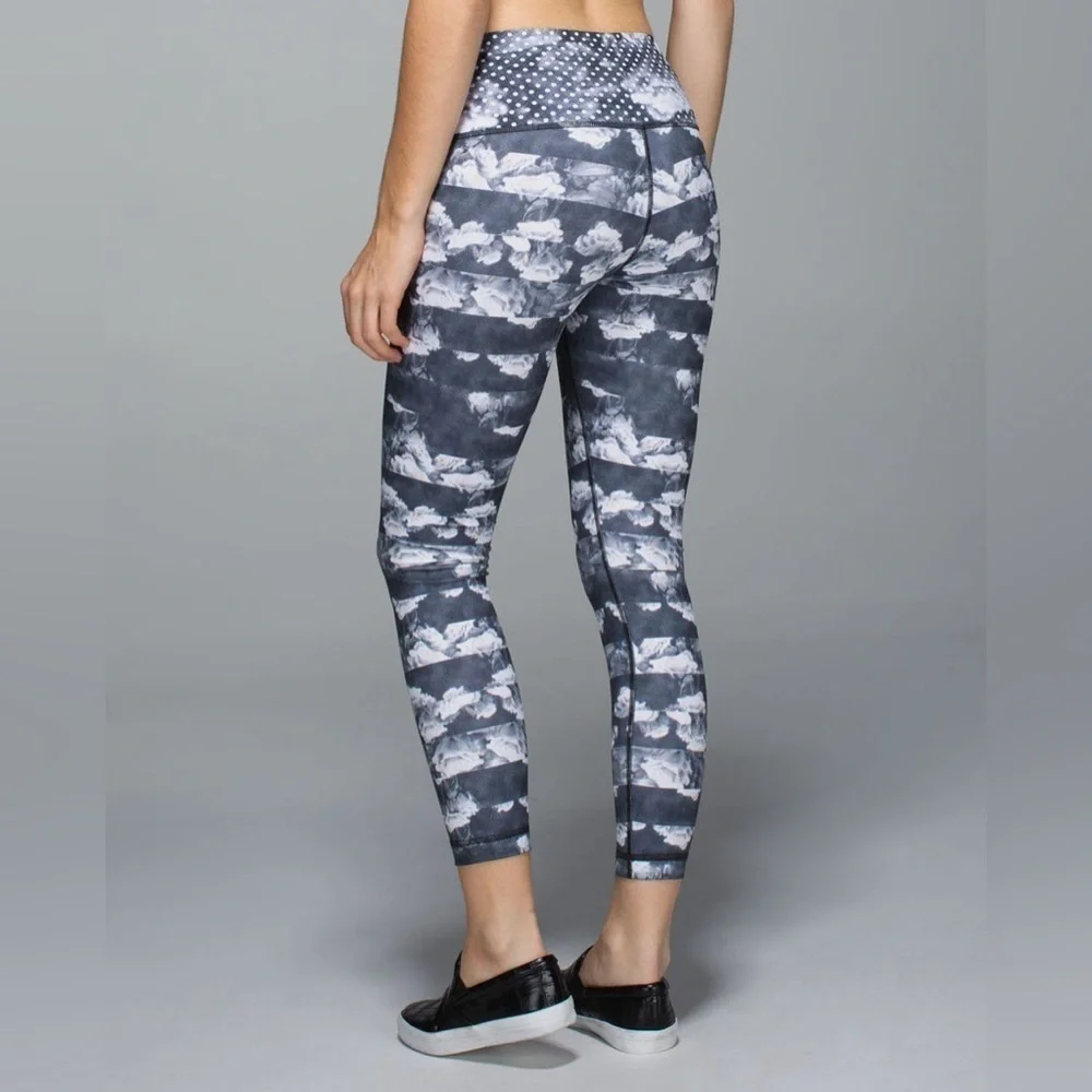 Lululemon High Times Pant, size 4
